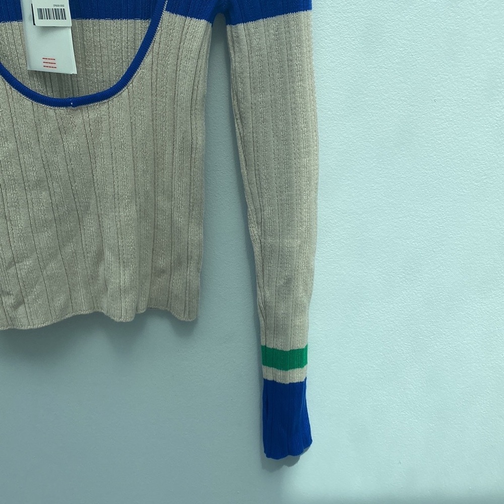 Urban Outfitters Open Back Sweater - Picture 7 of 13